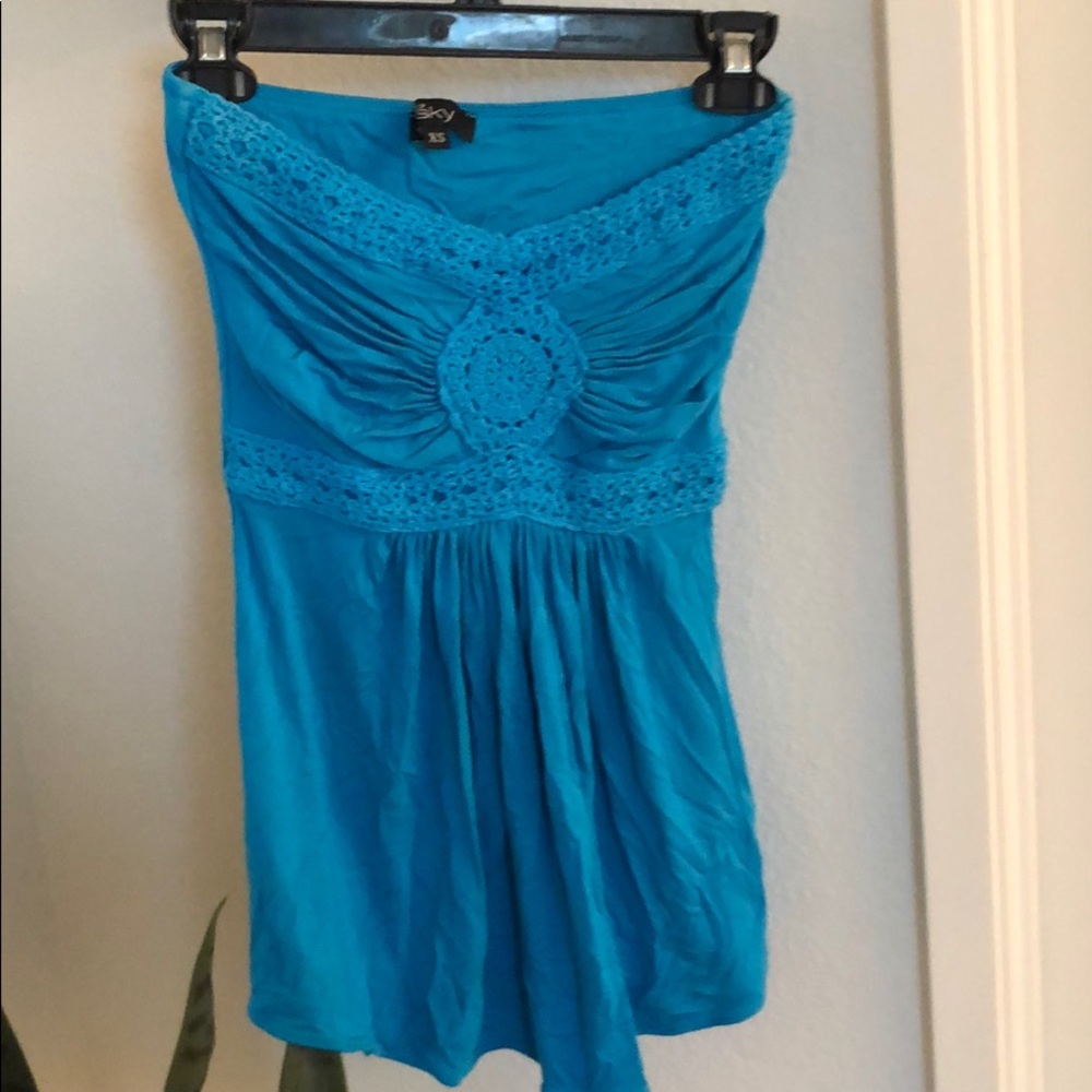 Sky strapless crochet top